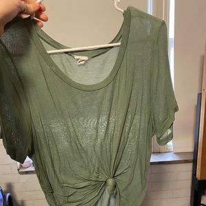 Light olive green, knot, t-shirt